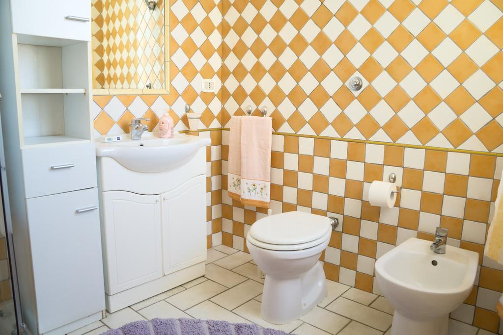Casa Vacanza Da Luisa San Giovanni Suèrgiu Exterior foto